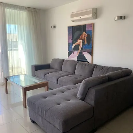 Designers Apt Apartmán Larnaca
