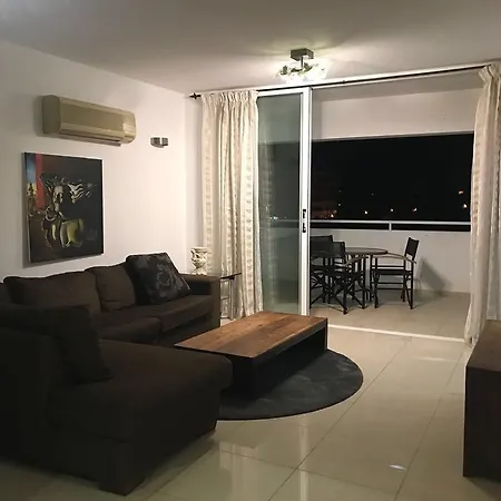 아파트 Designers Apt 라르나카