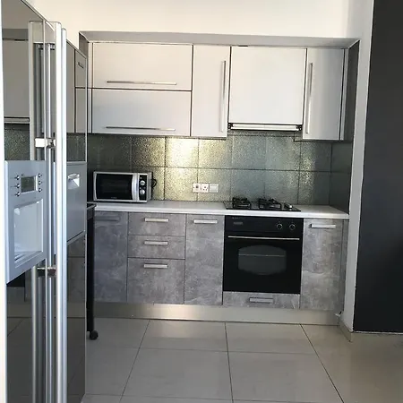 Designers Apt * לרנקה